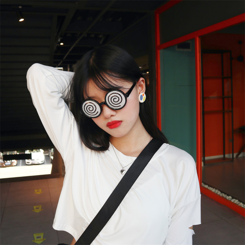 새로운 코스프레 안경 현기증 패턴 재미있는 장식 안경  - Free Cosplay Prop Patterns 리뷰 및 가격